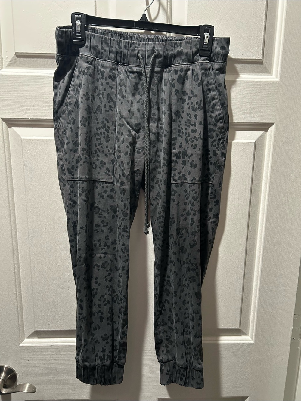 Cloth & Stone for Anthropologie Gray Leopard Everyday Jogger Pants Petite Small